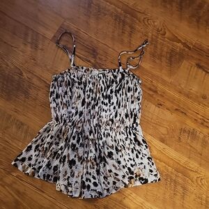 ✨️Leopard Print Pleated Women's Top. Size Medium. MUST BUNDLE